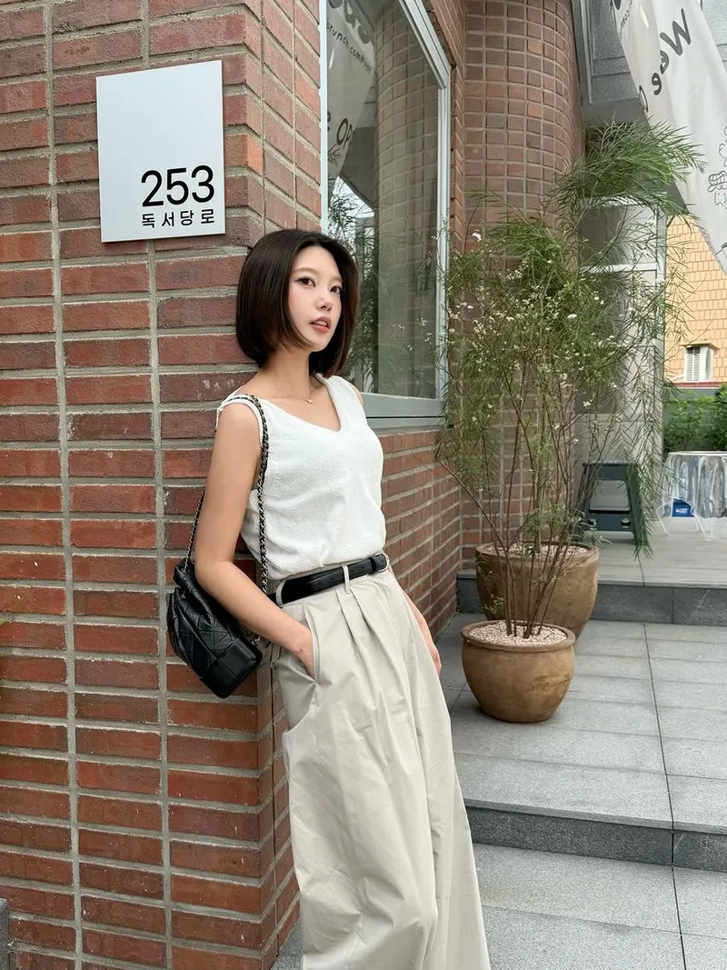 “달이랑 언니들이랑 브런치”…박나언, 환한 무드→따사로운 한낮의 여운 / 환승연애2 출연자 인플루언서 박나언 인스타그램