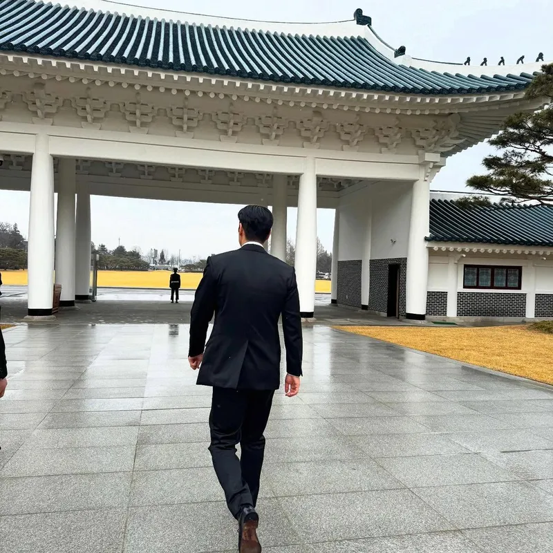 “자유와 평화는 결코 당연하지 않다”…최시원, 현충일 엄숙 기념→묵직한 정중함 / 그룹 슈퍼주니어 최시원 인스타그램