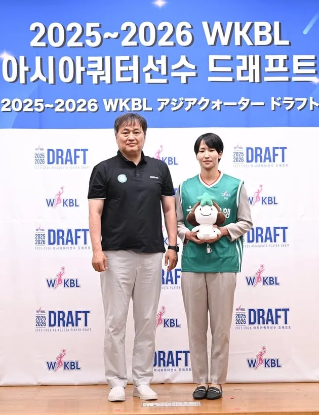 “1순위 지명”…이이지마, 하나은행 선택→BNK 우승 주역 이동 / 연합뉴스