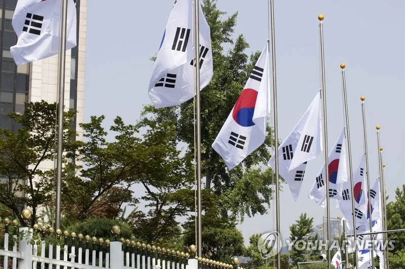 춘천태극기게양회, 현충일 조기 물결로 추모 깊어져