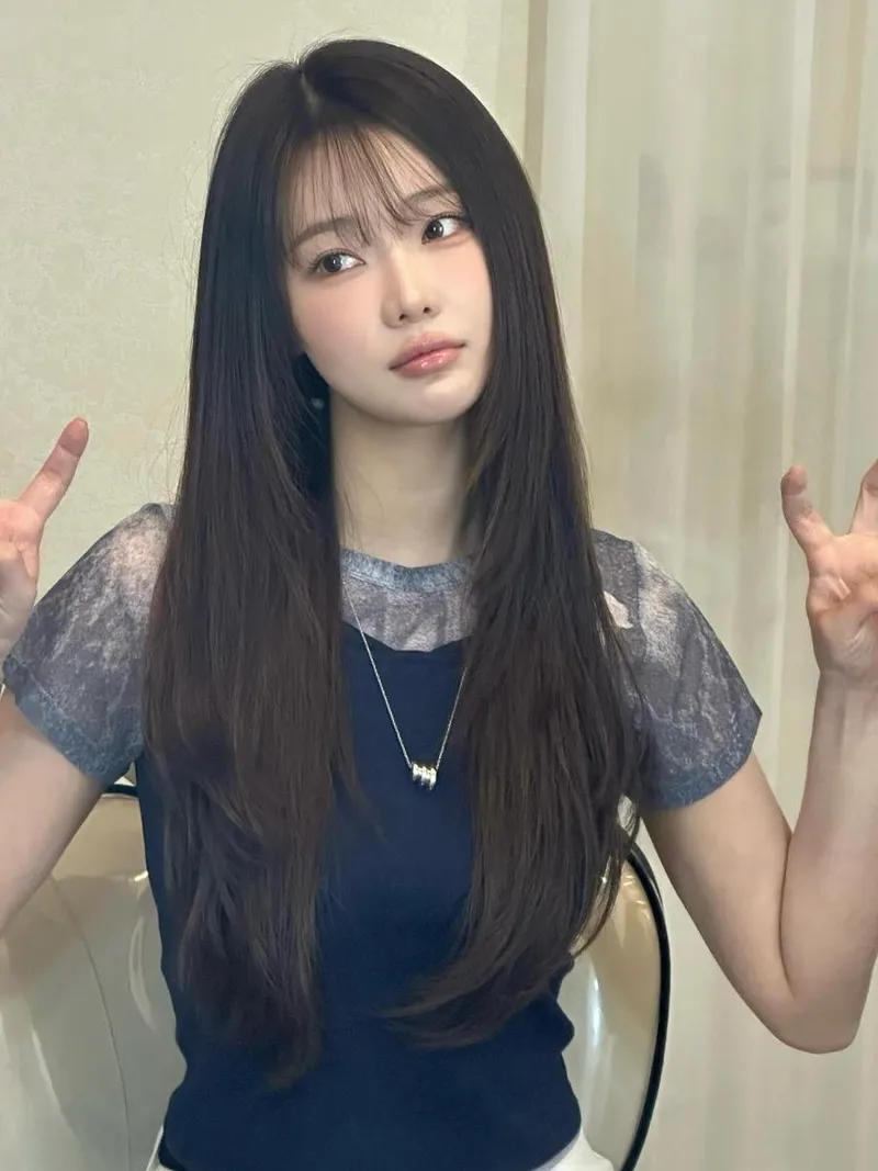 “새로운 머리로 만나는 오후”…이시안, 청량한 변신→시선 압도 / 솔로지옥4 출연자 모델 이시안 인스타그램