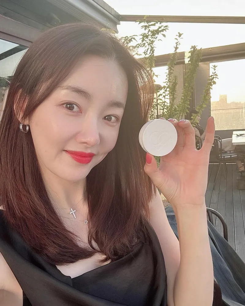 “오늘은 겟뷰데이”…소이현, 초여름 저녁마다 투명함→맑은 미소 빛났다 / 배우 소이현 인스타그램