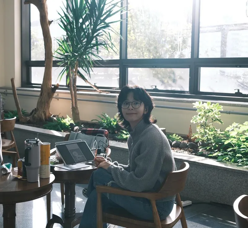 “햇살 닮은 미소”…설인아, 여유 깃든 오후→자연 속 힐링 / 배우 설인아 인스타그램