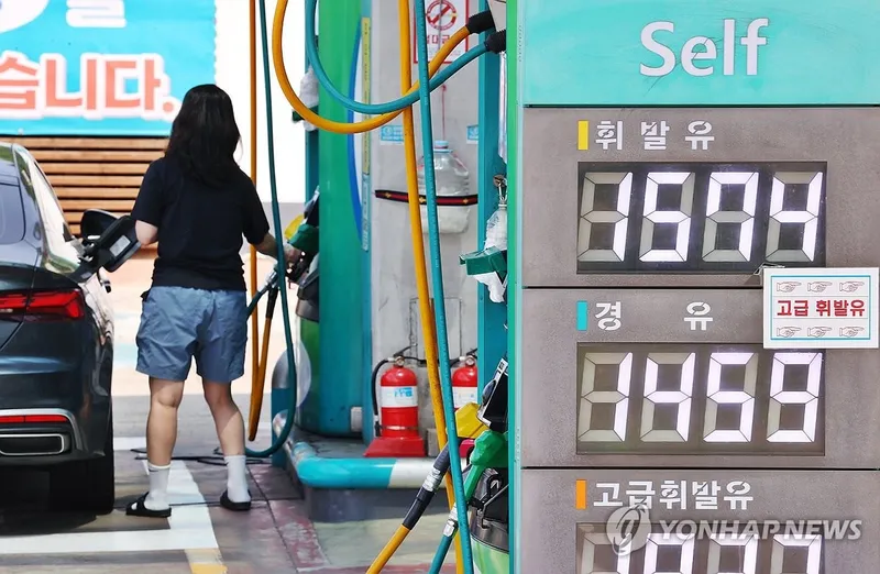 주유소 휘발유·경유값 4주 연속 하락…다음 주도 하향세 전망