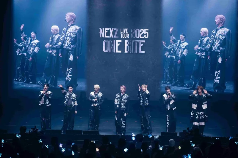 “함성 뒤덮은 데뷔 라이브”…NEXZ, ‘One Bite’ 투어 첫 무대→팬심 폭발