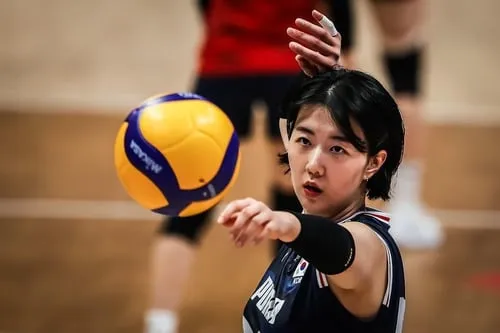 “무실세트 패배”…강소휘 8점, 한국 여자배구 이탈리아전→VNL 2연패 수렁