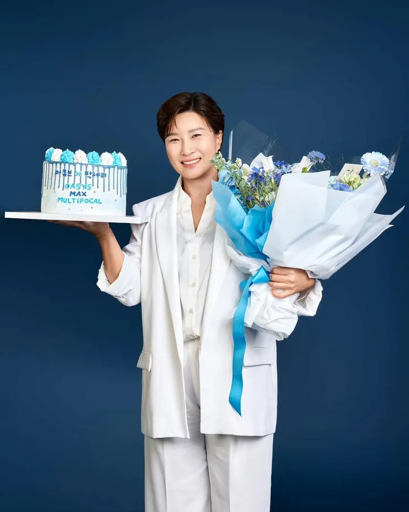 “하고 싶은 건 다 해봐야죠”…박세리, 산뜻한 여름 미소→광고 촬영 현장 / 전 골프선수 박세리 인스타그램
