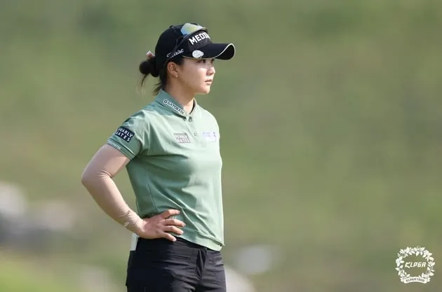 “루키 경쟁 불붙었다”…정지효·김시현, 신인왕 향한 2라운드 선전→공동 선두·4위 / 연합뉴스