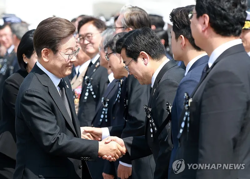 이재명·민주당 최고위 만찬, 권력의 새 질서 촉발