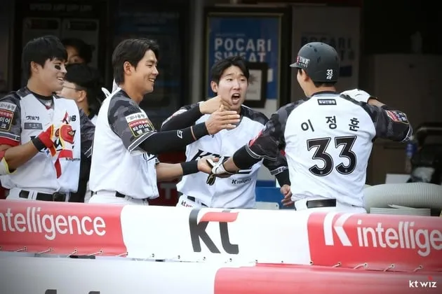 “6회 집중타 폭발”…kt, 앤더슨 흔들린 SSG전→3-2 승리 3연승 질주