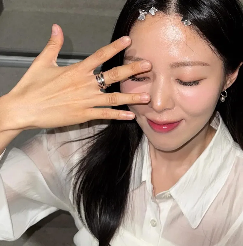 “가장 찬란한 빛으로 쏟아지는 나”…HYNN, 환한 미소→초여름 무드 / 가수 HYNN(박혜원) 인스타그램