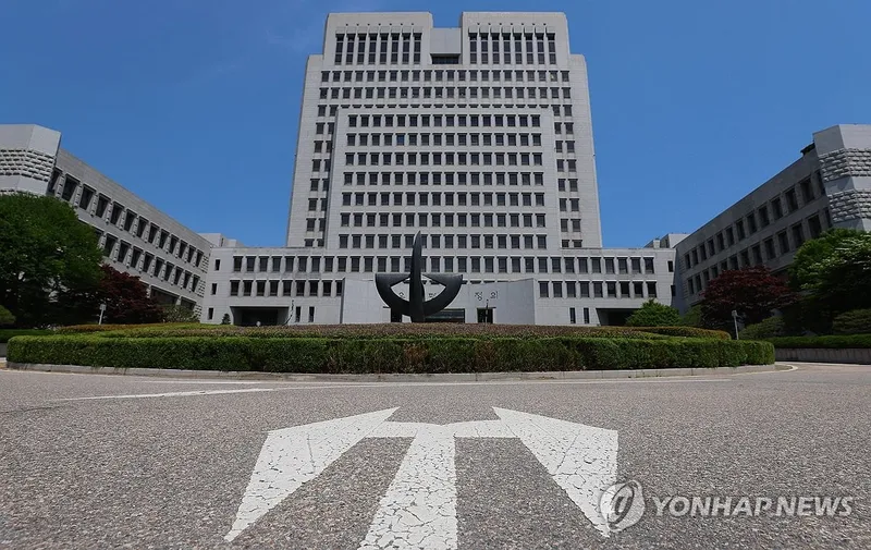 조희대 대법원장, 대법관 30명 증원 논란에 긴장감 최고조