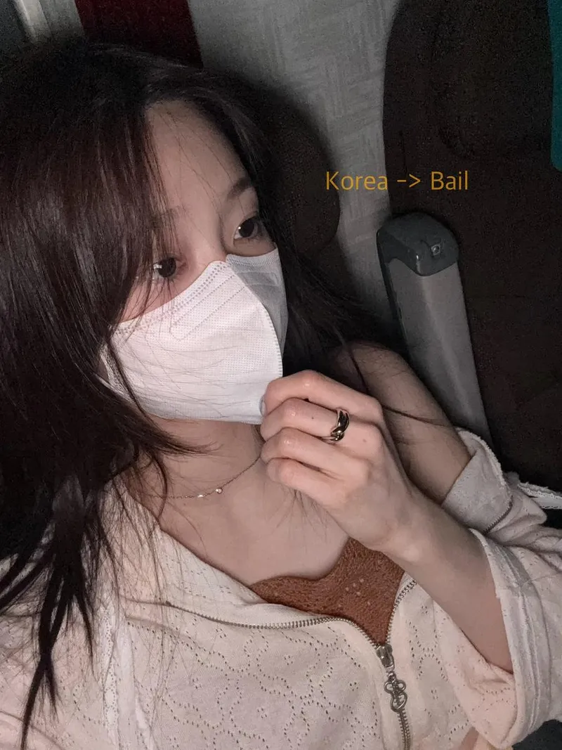“나를 다시 부르는 바람”…츄, 비행 속 고요함→여름 여행 예감 / 가수 츄 인스타그램