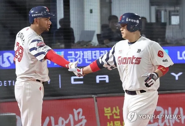 “이례적 1군 말소”…유강남, 롯데 두산전 앞두고→배터리 코치 동반 제외