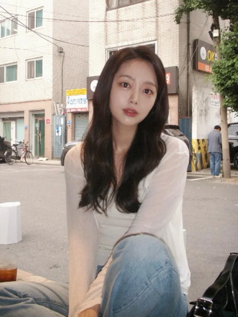 “한층 편해진 머리와 표정”…조서연, 봄 끝자락→도심 속 여유 / 아나운서 조서연 인스타그램