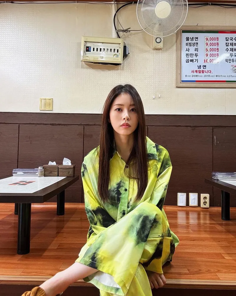 “냉면 먹고 한적한 산책”…서동주, 일상 속 여유→빛나는 여름 셀카 / 방송인 서동주 인스타그램