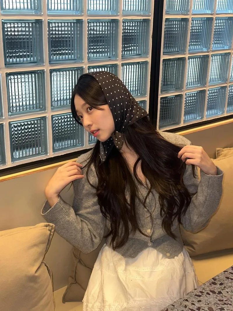 “이제 안 고르고 다 올림니다”…이수민, 감성 가득 오후→레트로 무드 셀카 / 배우 이수민 인스타그램