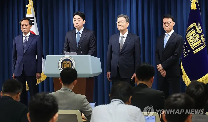 이재명 대통령·참모진, 국민통합 실용 인사 가속