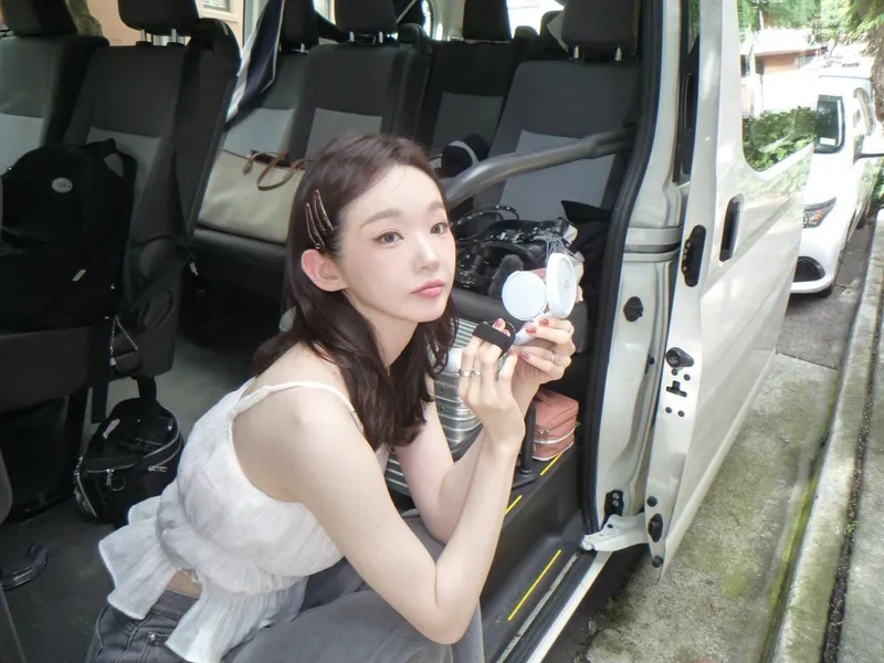 “몸살도 비껴간 투명한 청순”…강민경, 절제된 주말→섬세한 여운 / 걸그룹 다비치 강민경 인스타그램