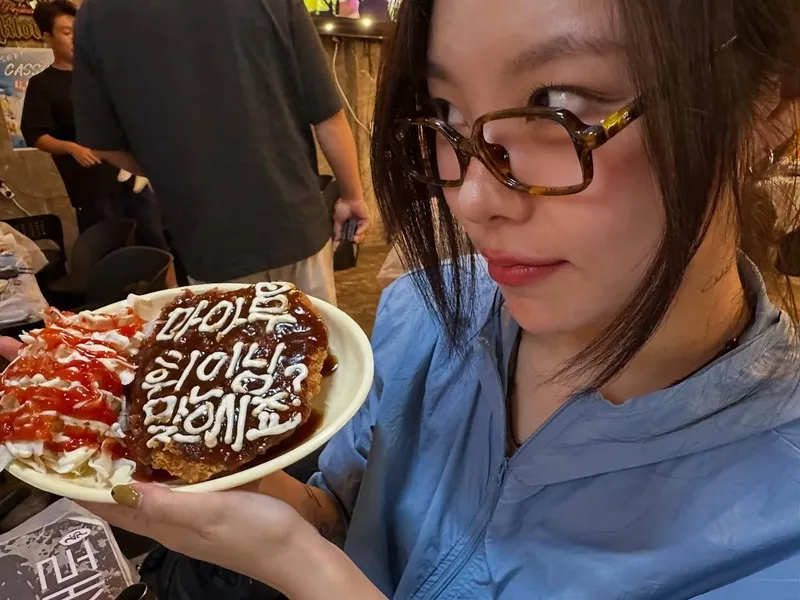 “네 맞아요”…휘인, 유쾌한 시선→여름밤 식탁 위 반전 / 걸그룹 마마무 휘인 인스타그램