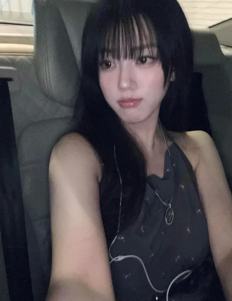“이어폰 대신 시선 머문 순간”…임채현, 수수한 여름밤→미묘한 표정의 여운 / 배우 임채현 인스타그램