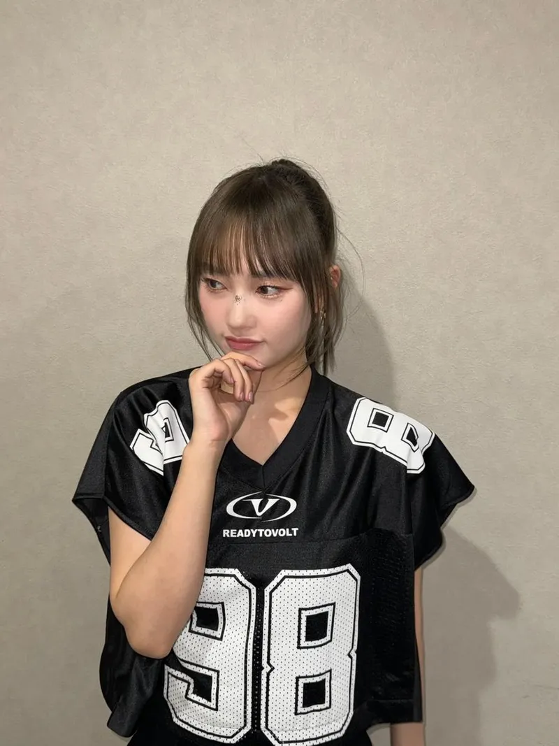 “장난스런 눈빛 머금은 밤”…한금희, 블랙 반전→스포티 무드 발산 / 걸그룹 첫사랑 한금희 인스타그램