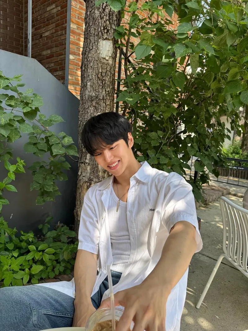 “얼음 녹을 틈 없는 미소”…양홍석, 초여름 햇살→청량한 변화 / 그룹 펜타곤 양홍석 인스타그램