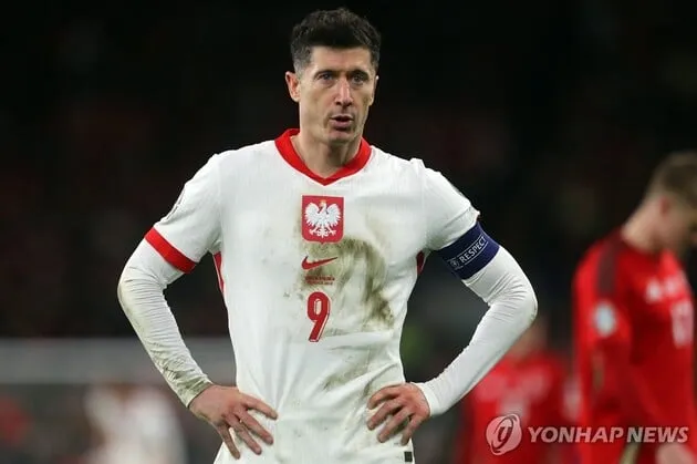 “대표팀 보이콧 선언”…레반도프스키, 감독 신뢰 문제→폴란드 국가대표 잠정 중단