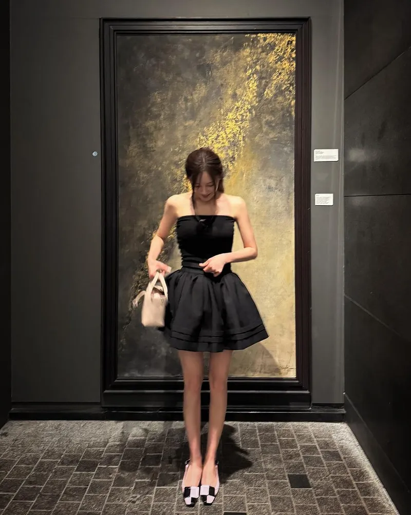 “조심스러운 미소, 지금이 선물”…효민, 여름밤 말레이시아→우아함으로 물들다 / 걸그룹 티아라 효민 인스타그램