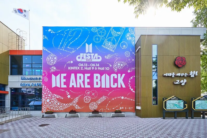 “WE ARE BACK”…방탄소년단(BTS), 사옥 래핑·고양 물들인 외침→FESTA로 팬들 환호