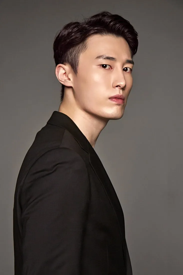 “첫 사극 걷는 긴장”…윤태하, ‘남주의 첫날밤을 가져버렸다’ 옥택연 호위무사→몰입 예고 / 티앤아이컬쳐스