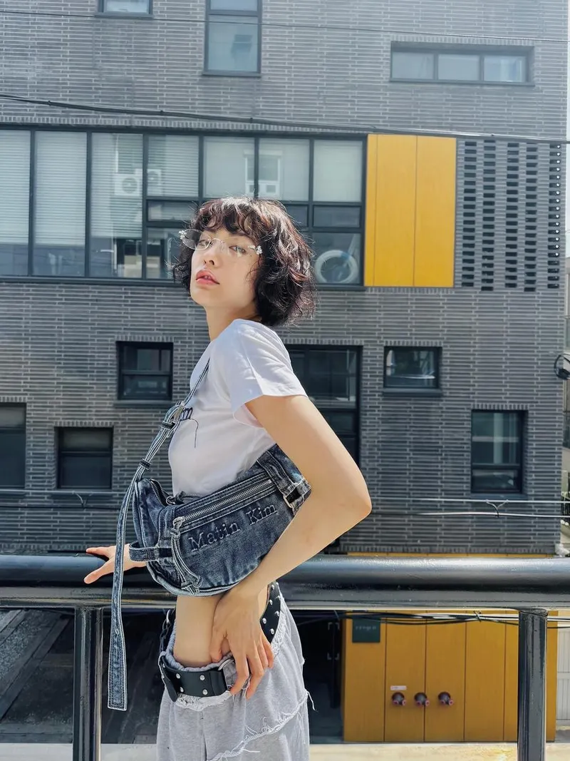 “White and Black”…나나, 초여름 빛 아래→압도적 존재감 / 걸그룹 애프터스쿨 나나 인스타그램
