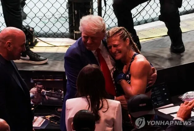 “2연패·챔프행 질주”…케일라해리슨, 페냐전 기무라승→UFC 정상 등극