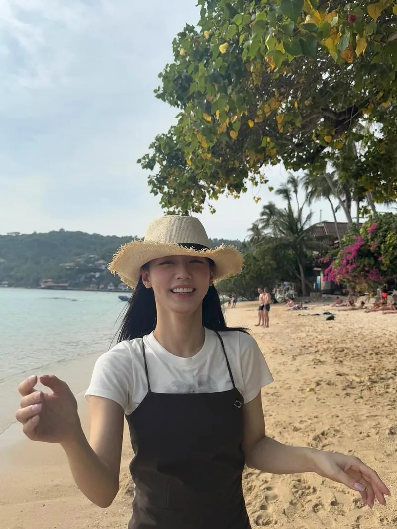 “팽봉팽봉”…미연, 여름의 해변→청량한 웃음 가득