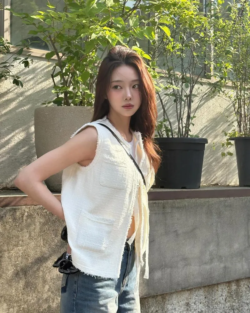 “햇살 머문 오후처럼”…김혜진, 청초한 눈빛→초여름 감성 깊이 / 솔로지옥4 출연자 모델 김혜진 인스타그램