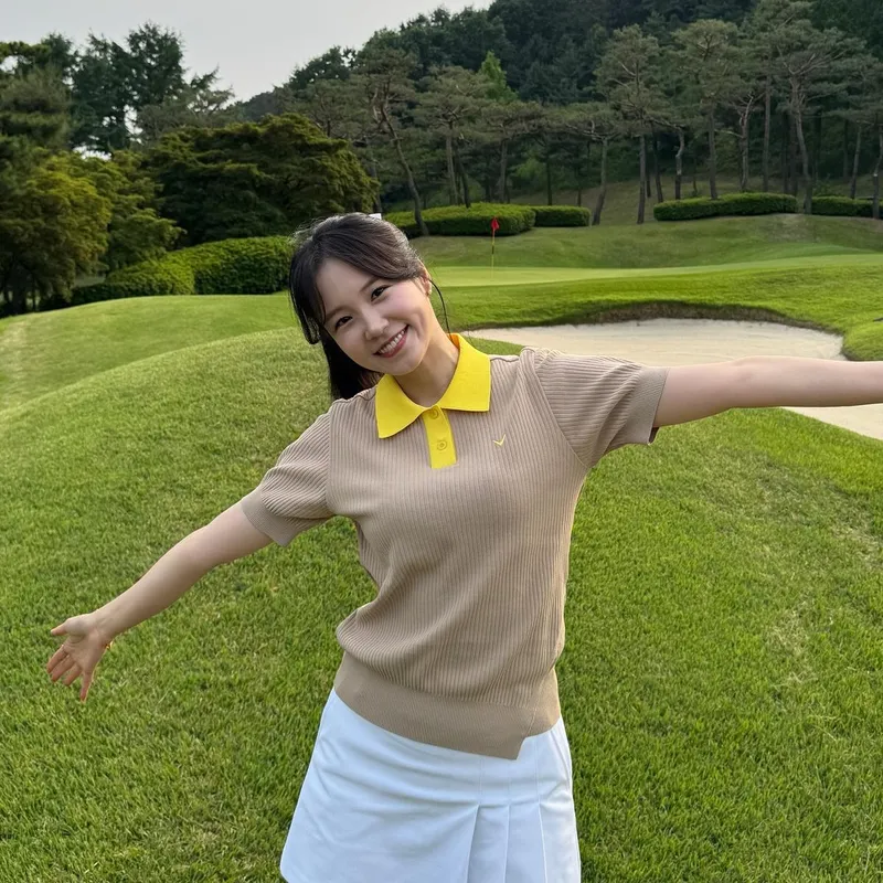 “즐거운 라운드 하세요”…장예은, 초여름 골프장→눈부신 미소 / 아나운서 장예은 인스타그램