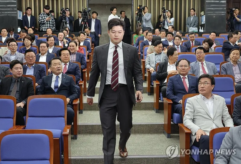 김용태 흔들린 당내 중심…국민의힘 의총서 격론 분출→계파 갈등 새 불씨