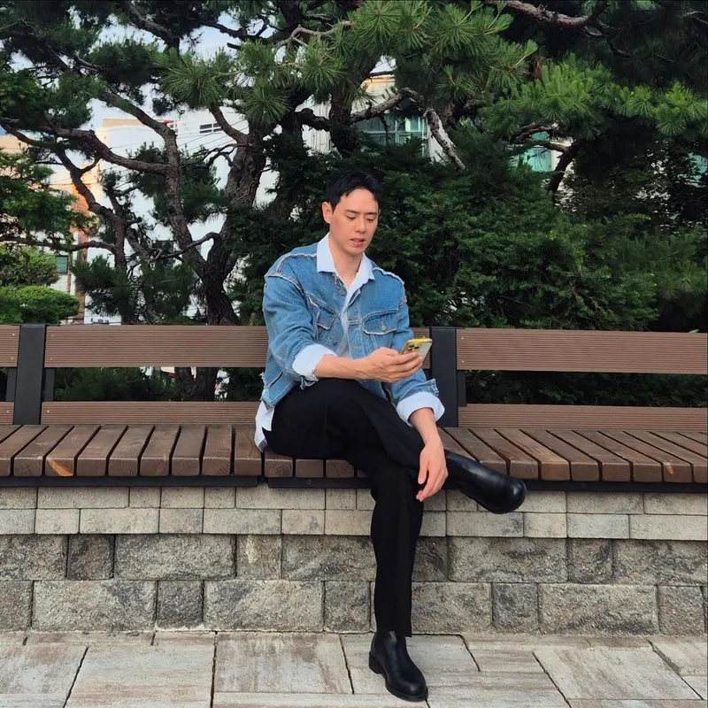“오랜만에 즐거움을 느껴봄”…이관희, 청재킷 위 오후→도심 속 여유 / 농구선수 이관희 인스타그램