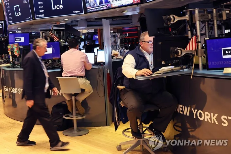 뉴욕증시 혼조 출발…다우 0.12%↓·S&P500 최고치 경신, 미·중 무역협상 주목