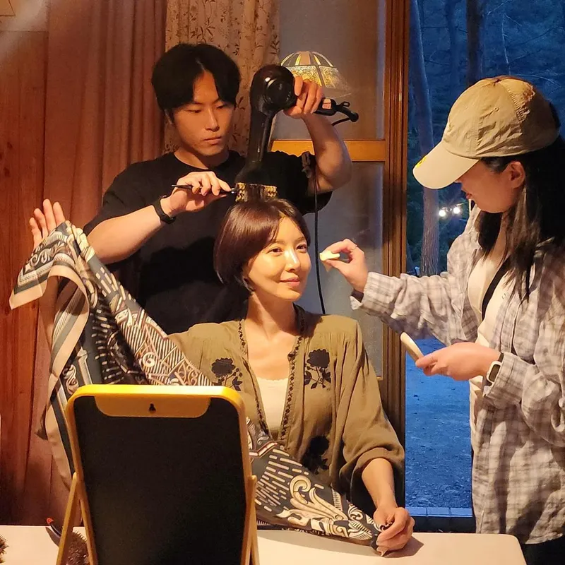 “용건아…고마워”…윤세아, 따스함 머문 순간→현장 비하인드 감도는 밤 / 배우 윤세아 인스타그램
