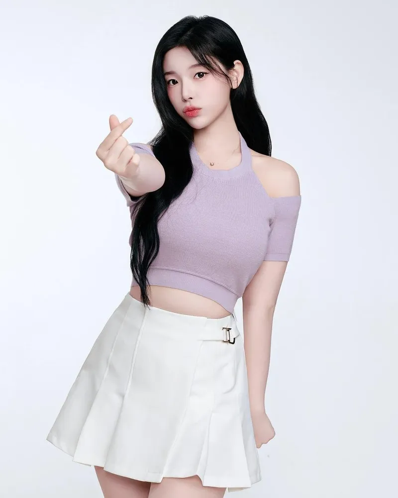 “미묘한 설렘이 전해진다”…조연주, 하트 시그널→도도한 여름 감성 / 치어리더 조연주 인스타그램