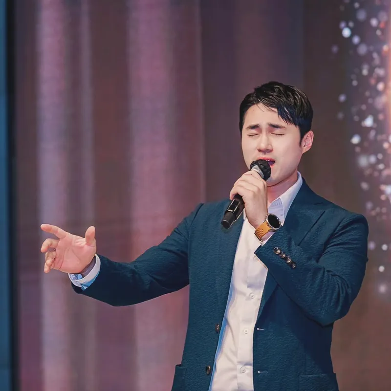 “즐거웠습니다”…김민수, 푸른 슈트 속 마음→열창의 순간 / 나는 솔로 25기 영수 김민수 인스타그램