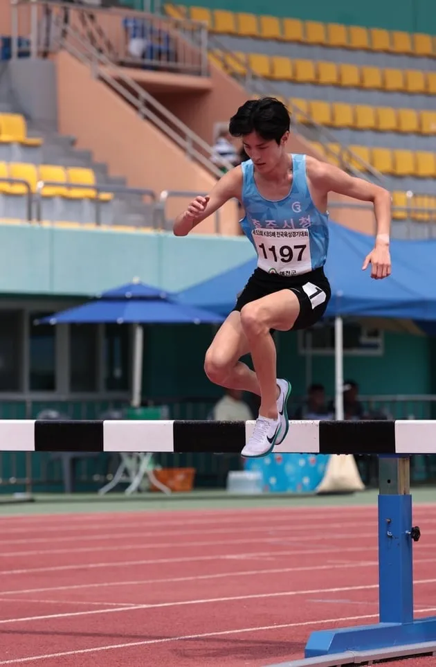 “9분08초90로 첫 결승”…박원빈, KBS배 3,000m 장애물→정상 등극 / 연합뉴스