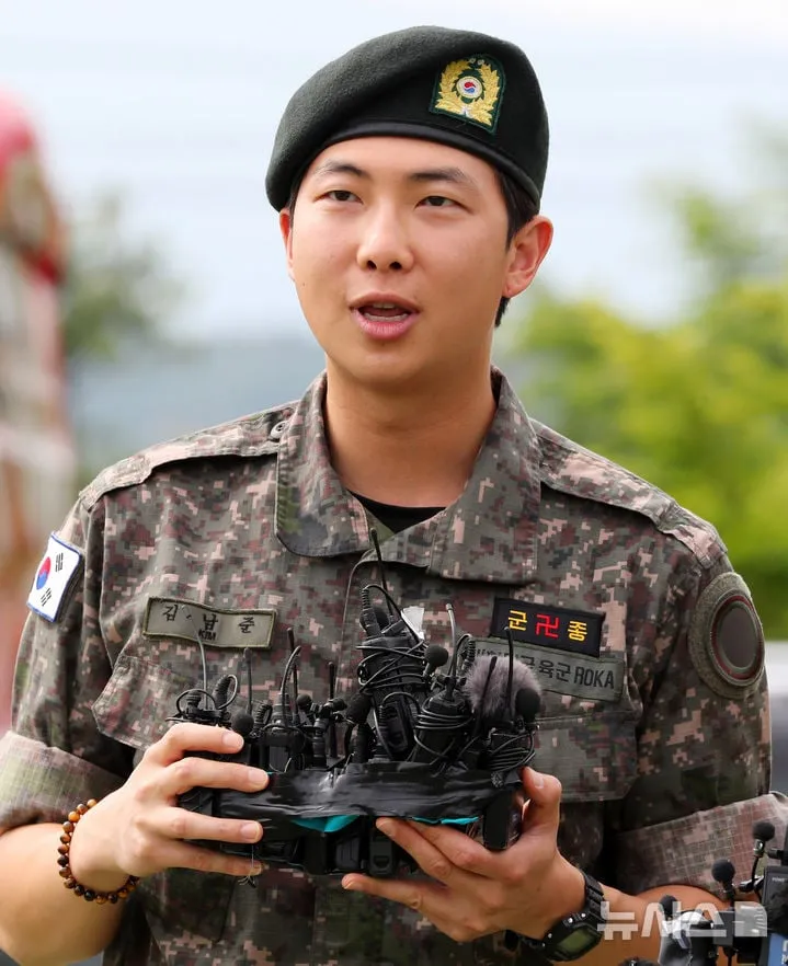 “전역 전날 쏟아진 눈물”…방탄소년단(BTS) RM·뷔, 군 생활 속 진심→팬들 마음 적셨다