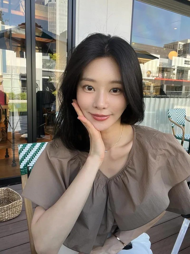 “마지막 휴가를 함께 해준 나의 시슬리”…이주빈, 초여름 오후→따사로운 미소 / 배우 이주빈 인스타그램