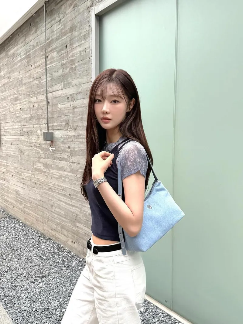 “더 나답게, 자연스럽게”…이시안, 초여름의 여유→청순 일상미 / 솔로지옥4 출연자 모델 이시안 인스타그램