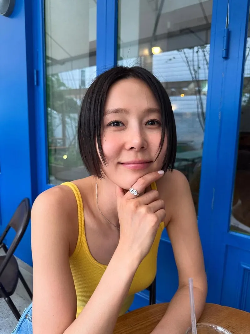 “매혹적인 숫자, 5”…김나영, 여름 오후→청량 감성 물들다 / 방송인 김나영 인스타그램