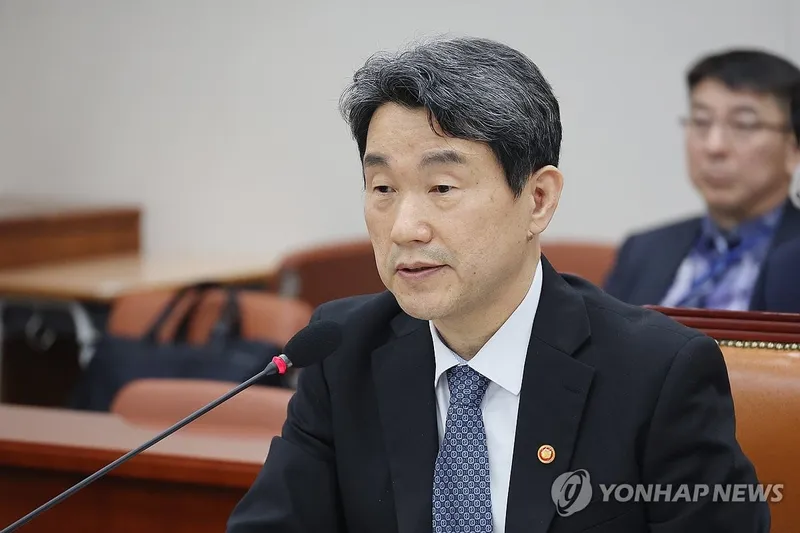 이주호 ‘리박스쿨’ 현안피신 논란…교육부·국회 충돌→책임 공방 격화