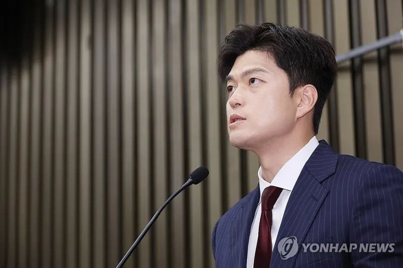 “김용태 개혁안 여론 갈등, 당심 갈라진다”...국민의힘, 비대위원장 임기 두고 긴장고조→혁신 진로 격랑