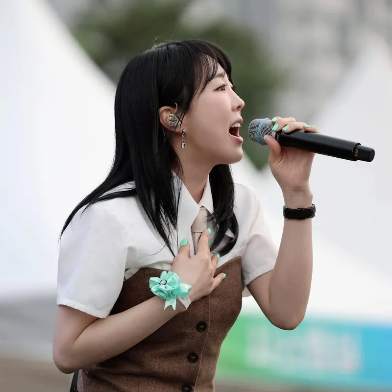 “마음 깊이 파고든 그 순간”…이보람, 무대 위 절실함→여름 감성 폭발 / 걸그룹 씨야 이보람 인스타그램